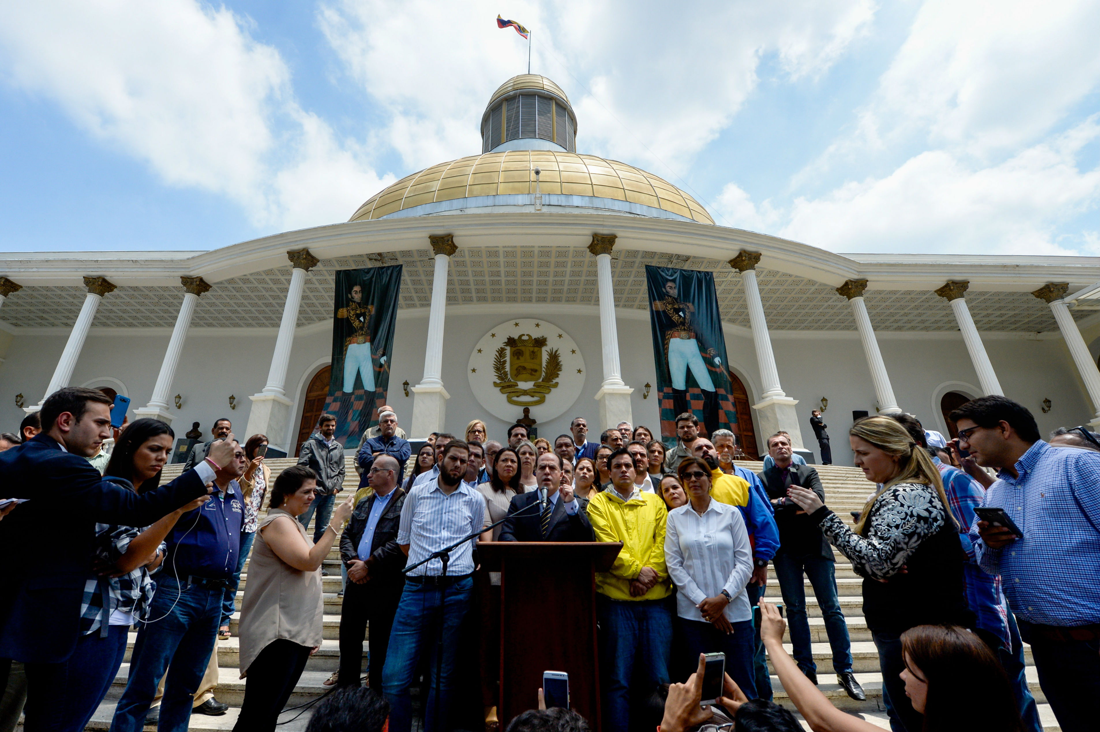 Colombia rechaza que Tribunal Supremo de Venezuela asuma funciones de Parlamento