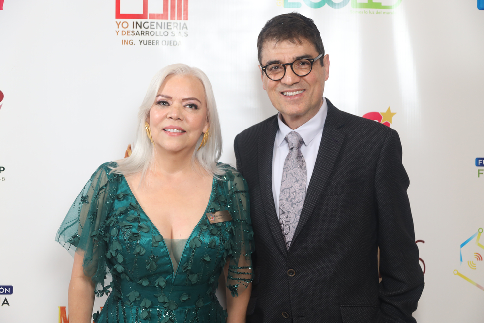 Reina Irene Gonzalez ( pte fundacion) y Carlos Congote.