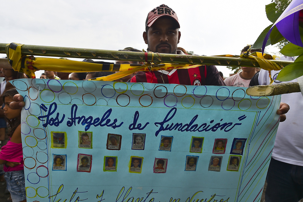 Tribunal ordena a indemnizar a familias de niños calcinados en bus de Fundación