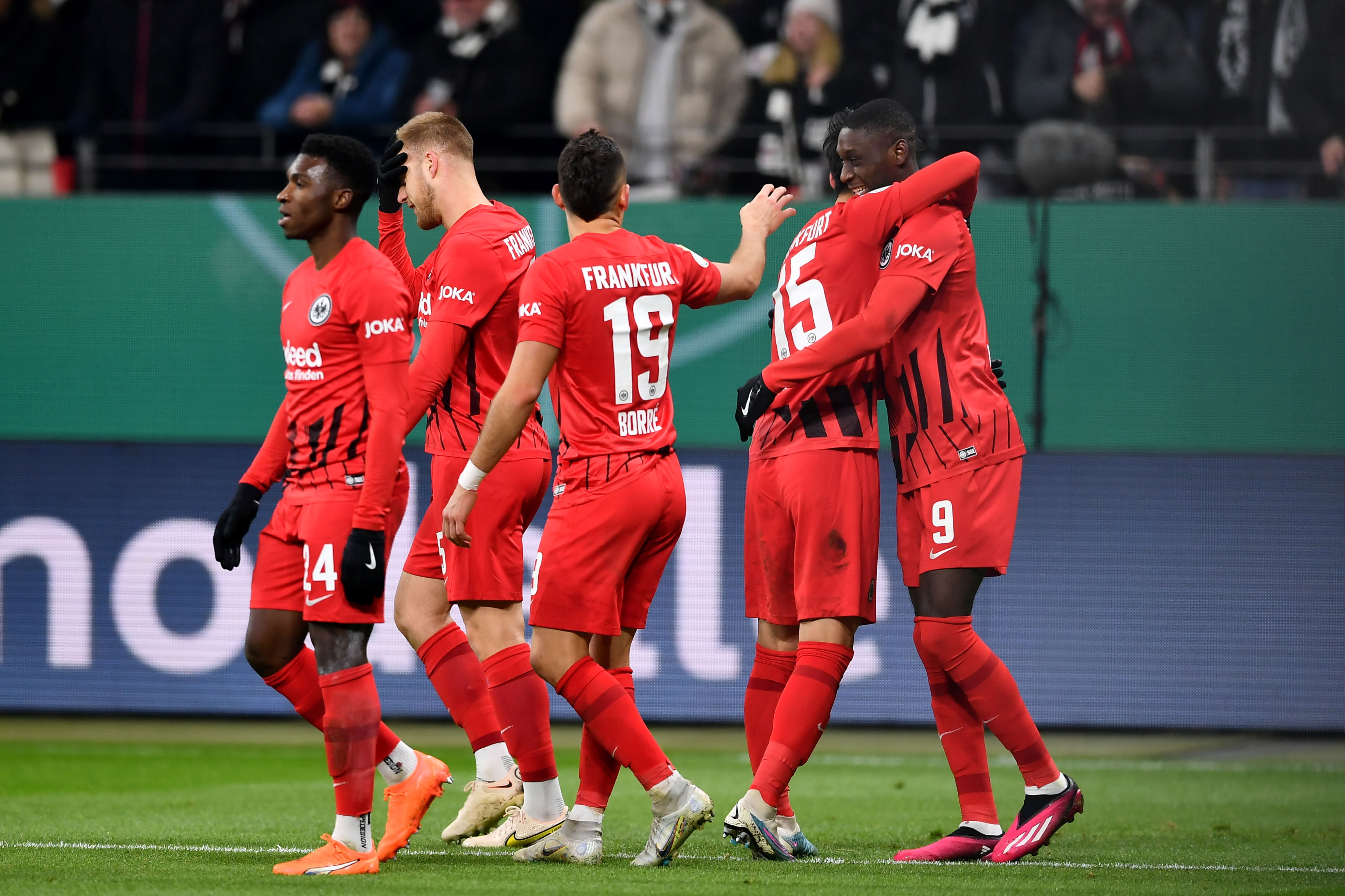 Video: Santos Borré anotó gol con el Frankfurt en la Copa de Alemania