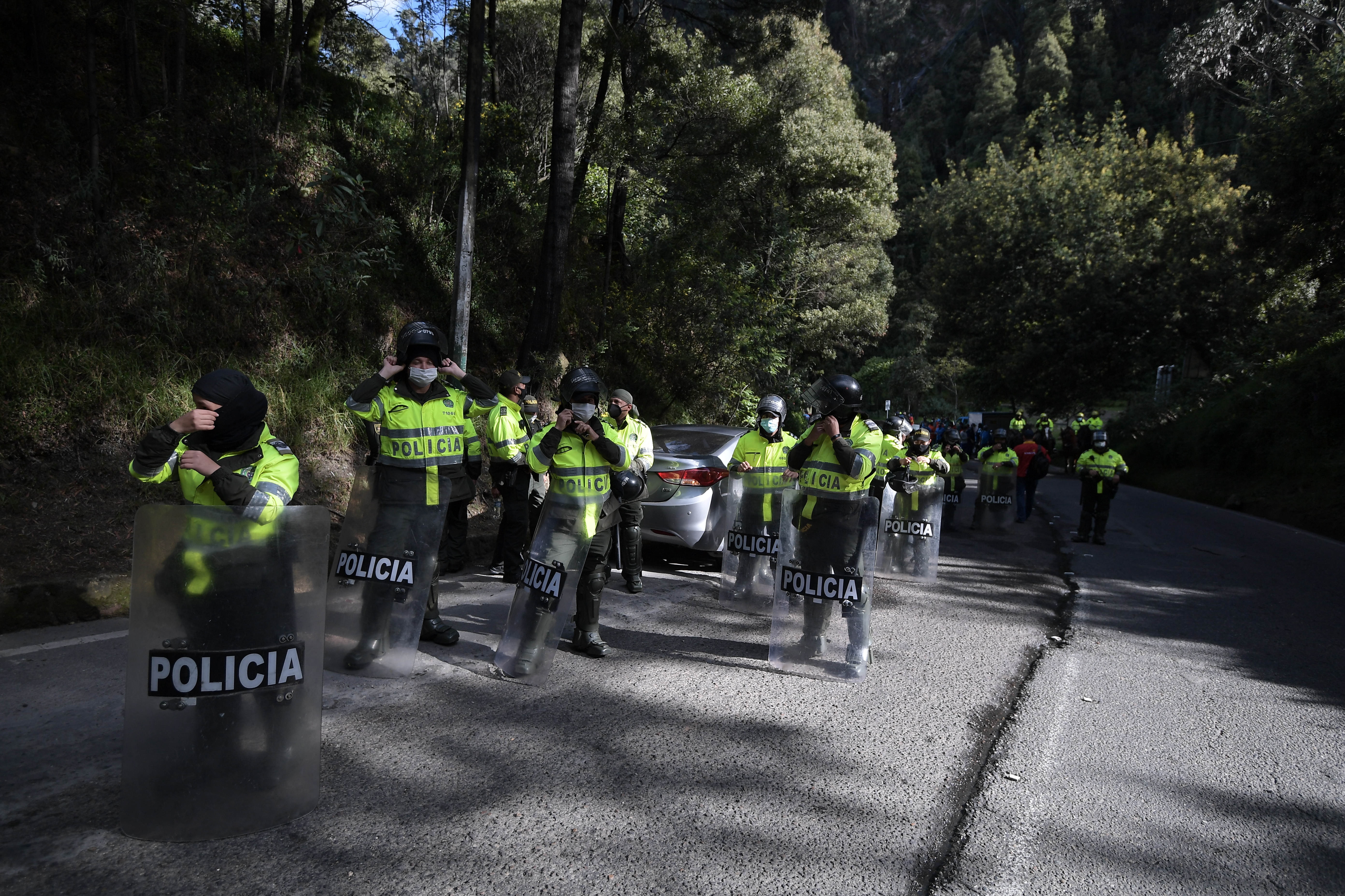 Operativo de desalojo a los habitantes de esta vereda, realizada por funcionarios del Distrito en compañía de la Policía, que busca la recuperación de este predio mediante una orden policiva administrativa, ya que hace parte de zonas de protección ambiental y es copropiedad de la Empresa de Acueducto y Alcantarillado de Bogotá.