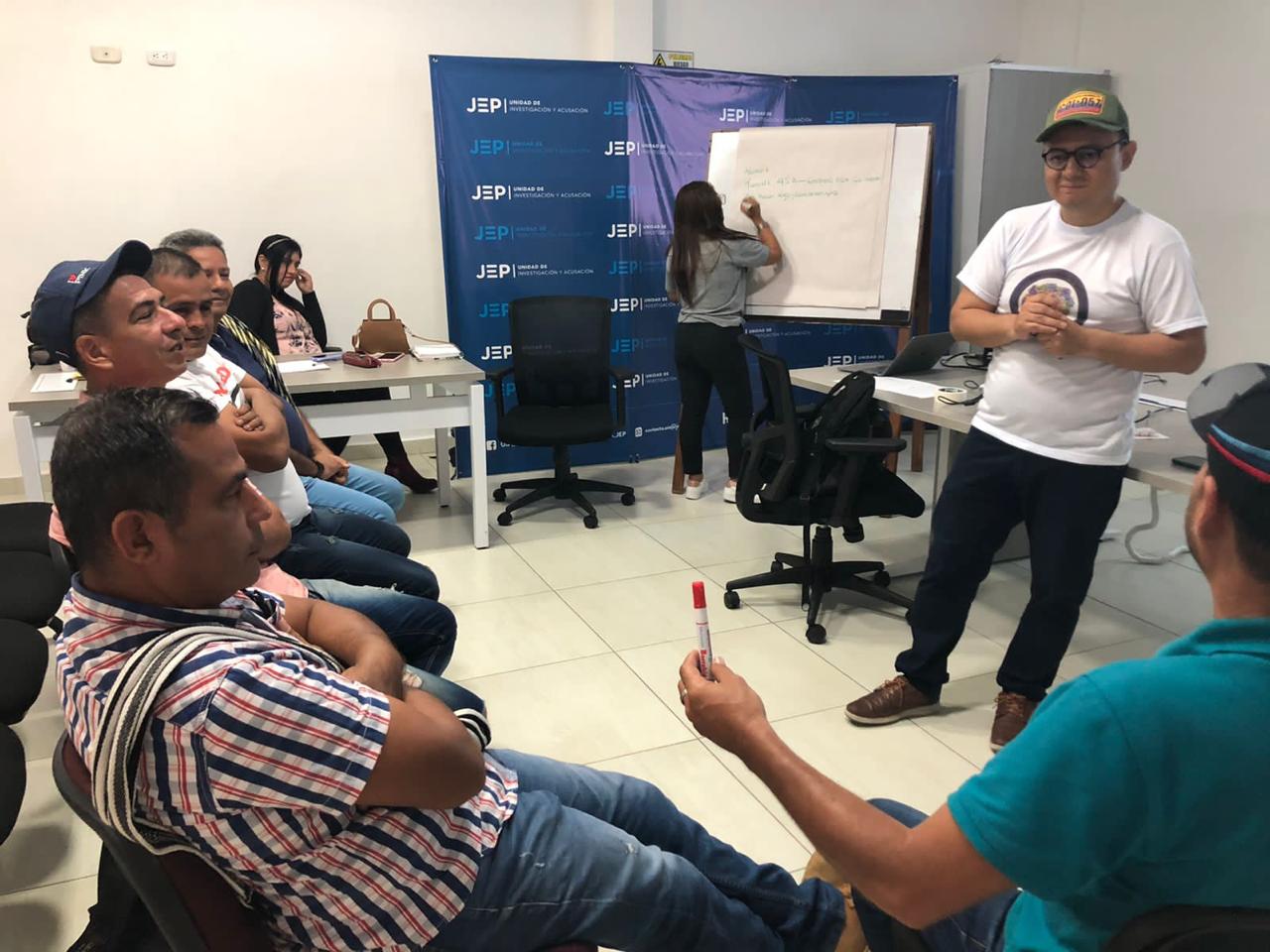 Las 127 víctimas que se quedarían sin representación ante la JEP en el caso 01