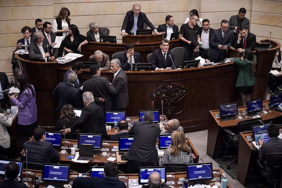 ¿Quiénes fueron los congresistas que aprobaron el Plan de Desarrollo de Petro?