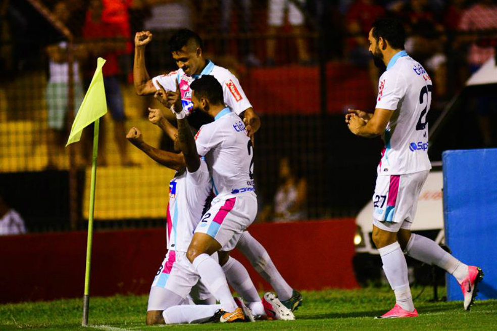 Júnior triunfa en Brasil y acaricia semifinales de la Copa Sudamericana