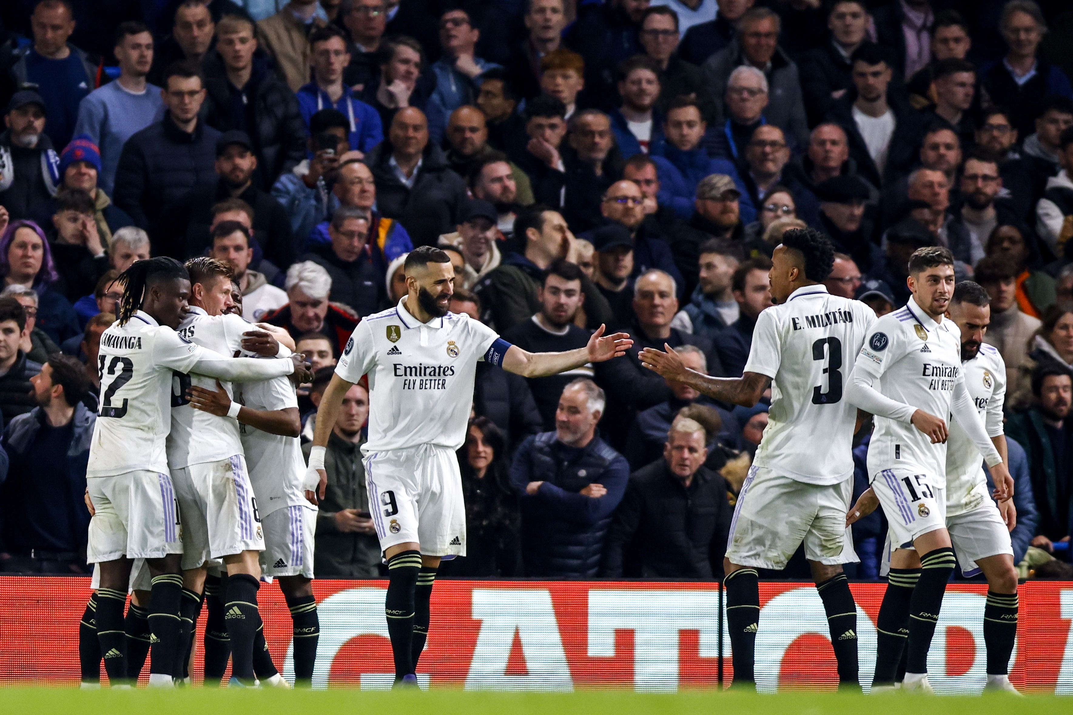 London (United Kingdom), 18/04/2023.- Players of Real Madrid celebrate the 0-1 goal during the UEFA Champions League quarter final, 2nd leg match between Chelsea and Real Madrid in London, Britain, 18 April 2023. (Liga de Campeones, Reino Unido, Londres) EFE/EPA/TOLGA AKMEN