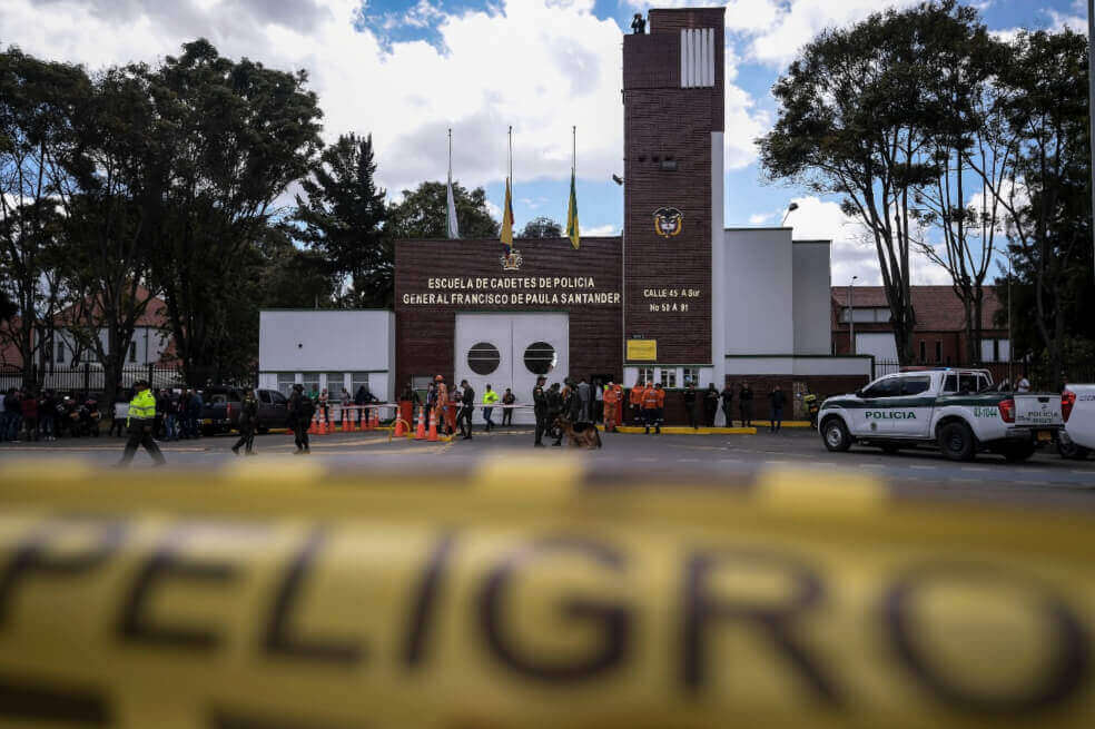 Jueza regaña a la Fiscalía por «actitud caprichosa» en caso de atentado a Escuela de Policía