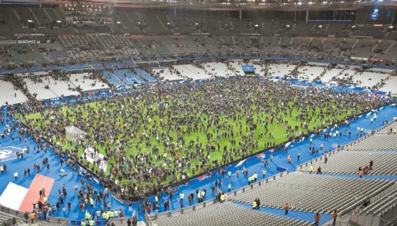 Selección alemana tuvo que pasar la noche en el Estadio de Francia tras atentados