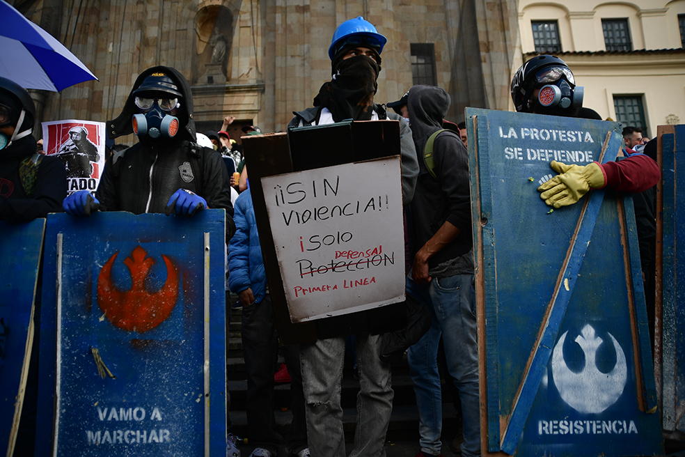 ¿Qué es la primera línea? Los manifestantes que ponen el pecho en las protestas