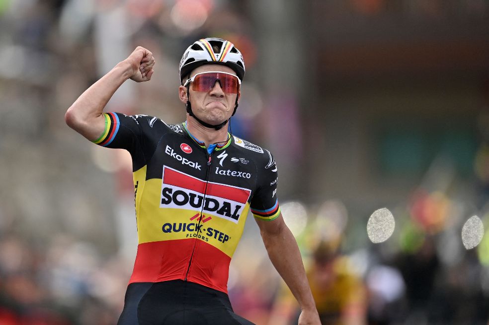 Evenepoel empezó a demostrar: ganó en el primer día de montaña y es nuevo líder