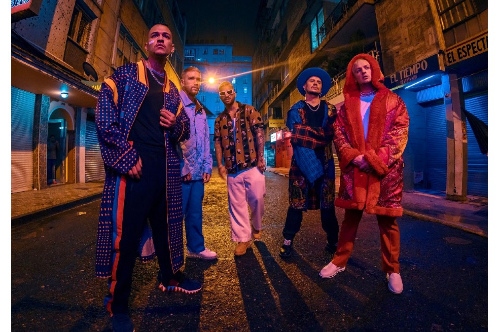 Piso 21 y Maluma se vuelven a unir para presentar “Más de la una”