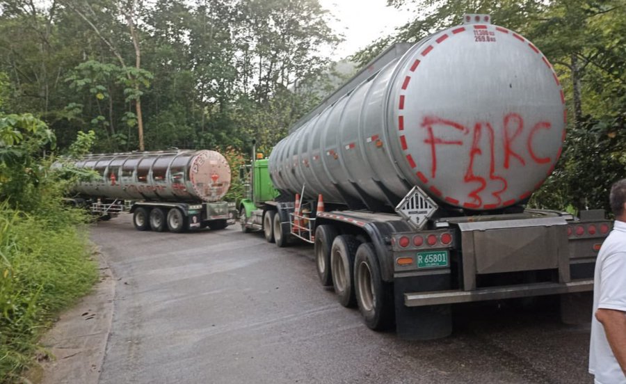 Bloqueada vía de Catatumbo con tractomulas que tienen mensajes de carro bomba