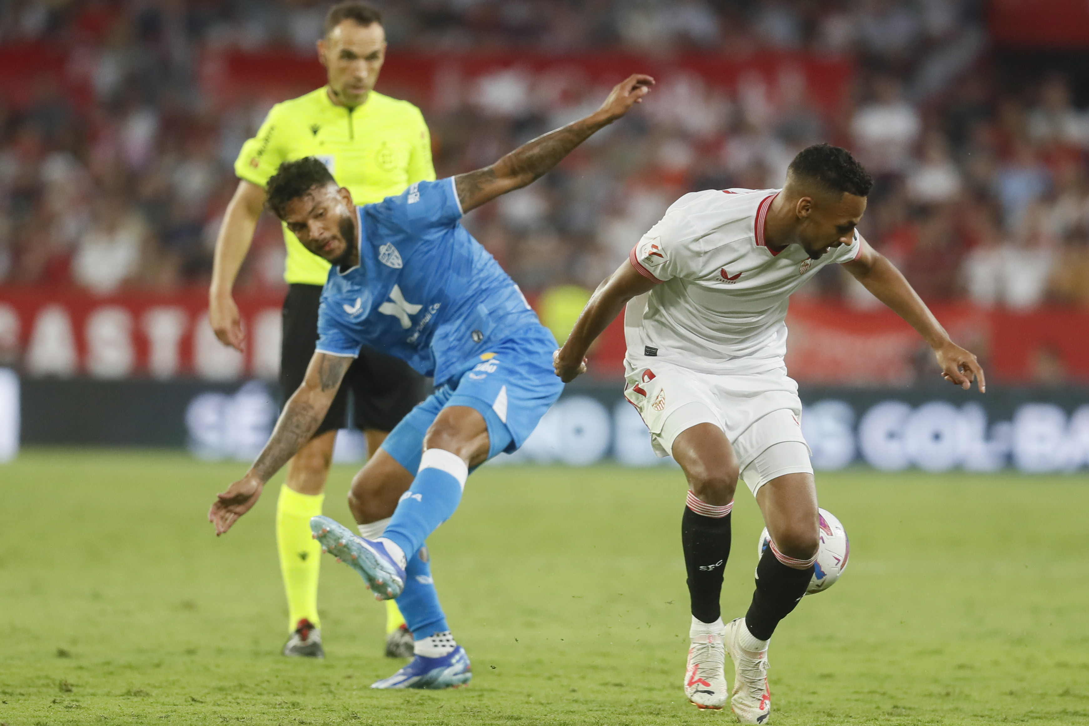 Video: Luis Suárez anotó el único gol de Almería en la derrota frente a Sevilla