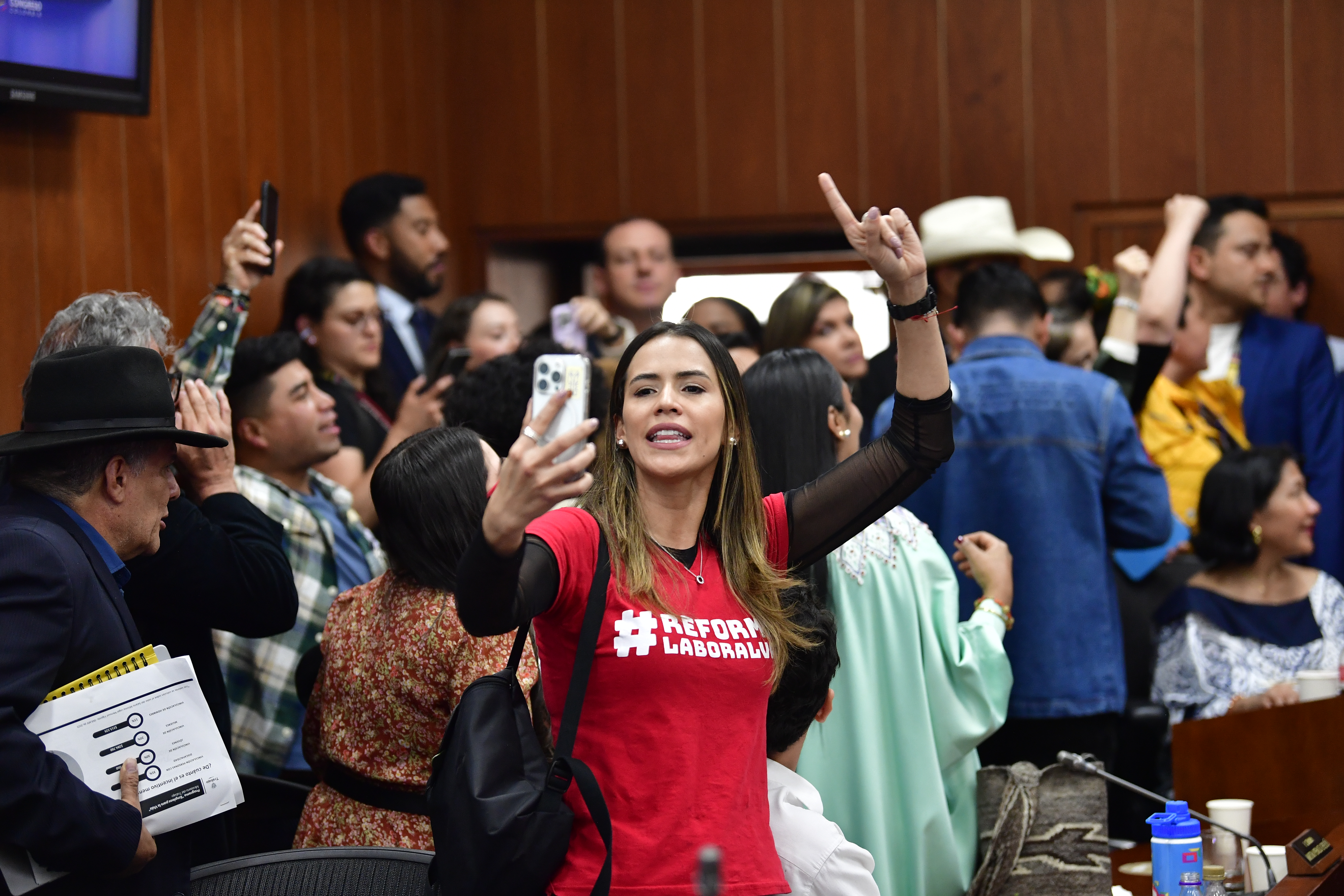 Petrismo advierte cambios en revivida reforma laboral y busca ponencia alternativa