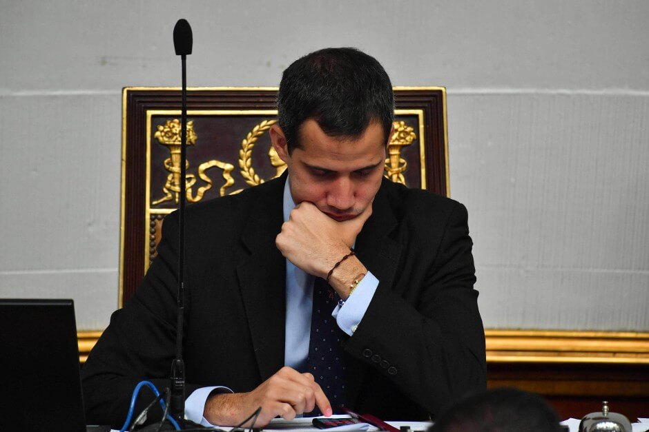 Chavistas y opositores habrían ideado plan para prescindir de Guaidó en Venezuela