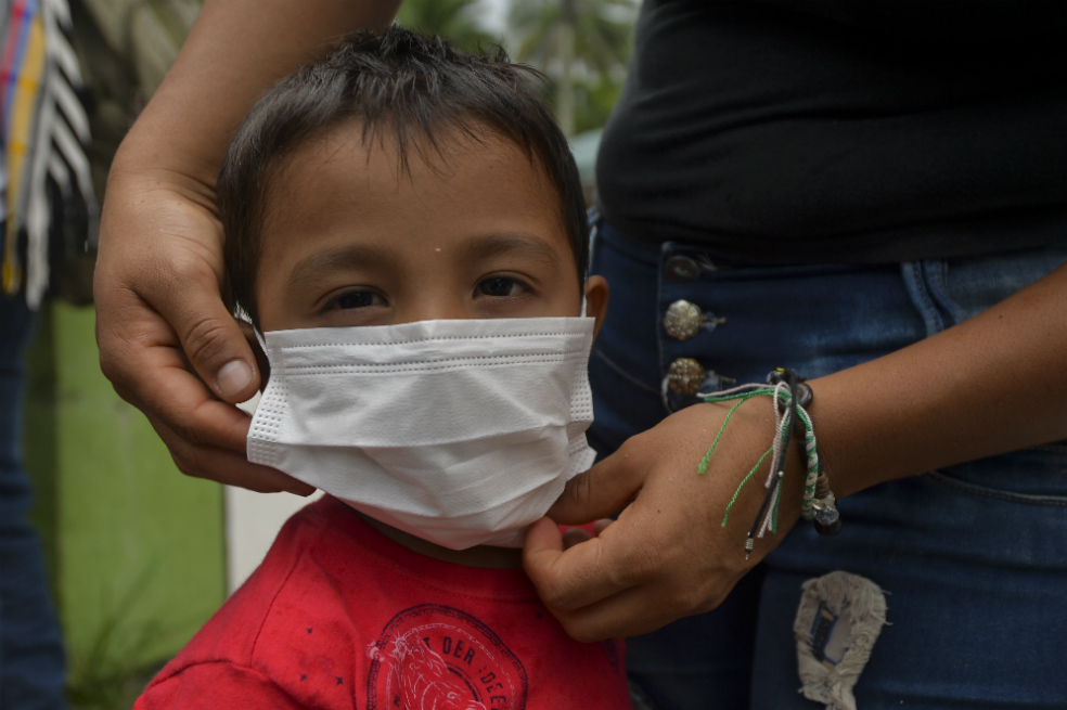 Lavado y fumigación a colegios que recibirán nuevamente a los niños de Mocoa