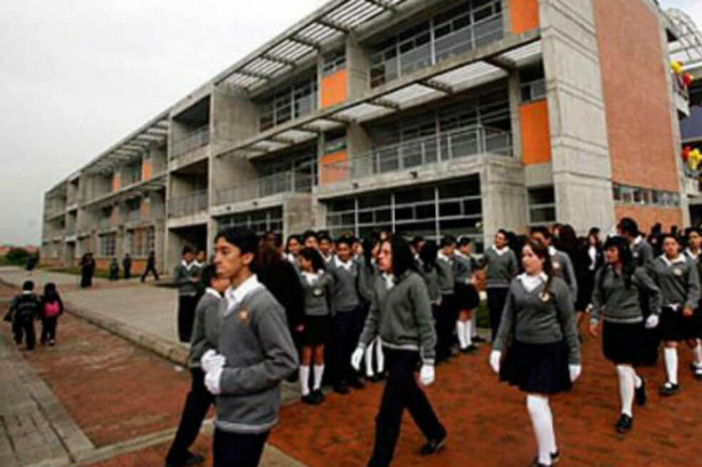 Más de 67.000 víctimas del conflicto estudian en colegios públicos de Bogotá