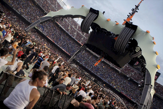 U2 comienza su gira en Barcelona
