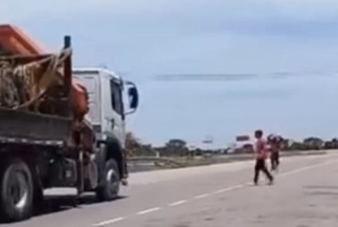 Adolescente jugaba a esquivar vehículos en vía del Cesar y murió arrollado
