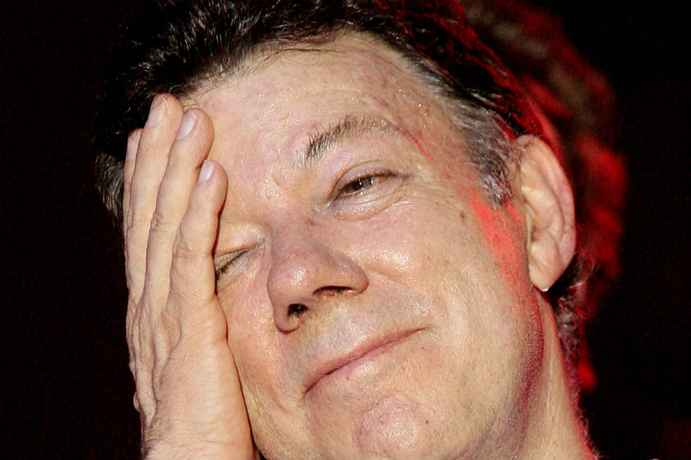 Santos, ante la guillotina de las encuestas