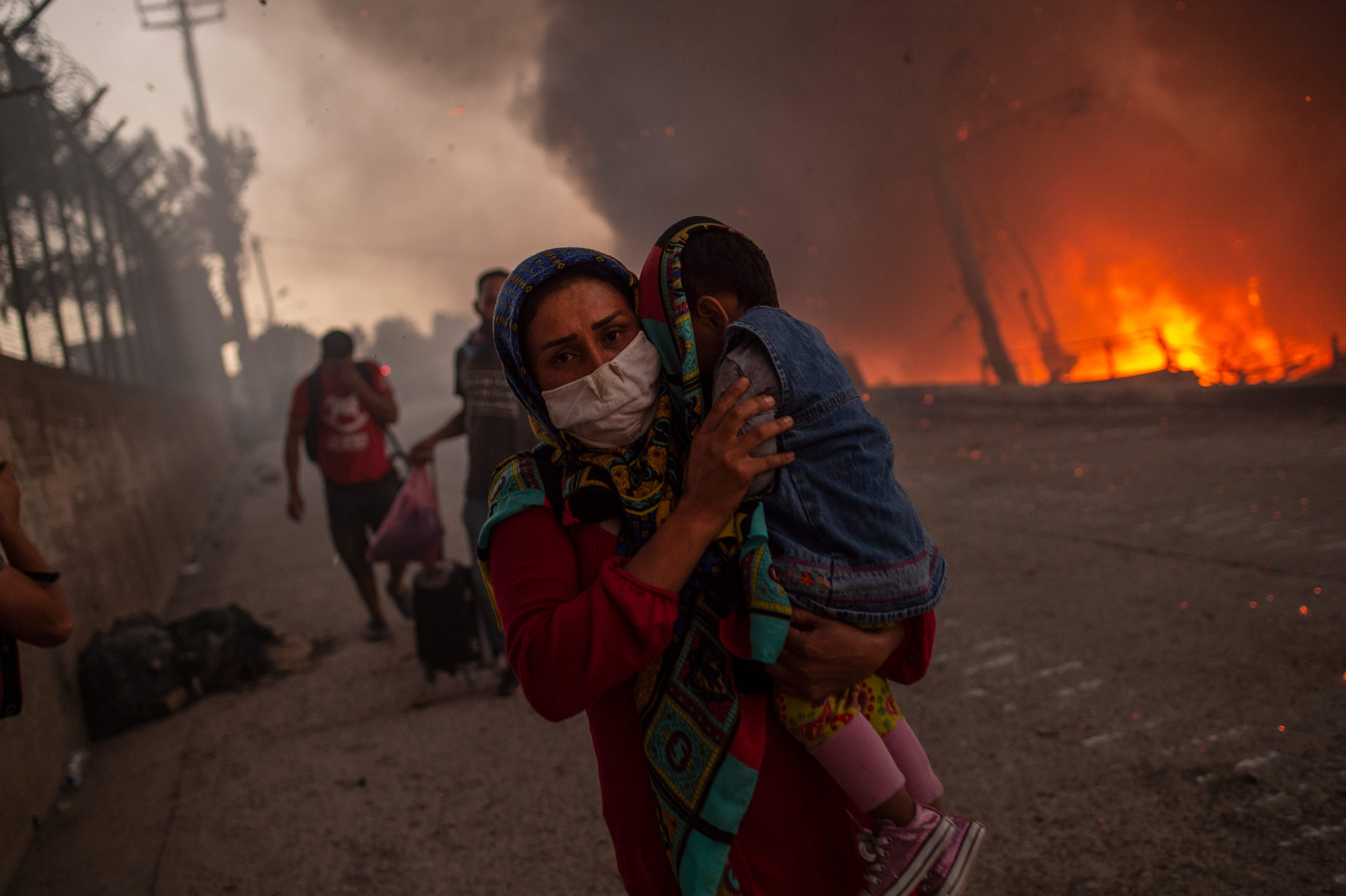 En septiembre, un potente incendio destruyó Moria, el mayor campamento de refugiados de Europa, que albergaba 13.000 personas, cuatro veces más de su capacidad.