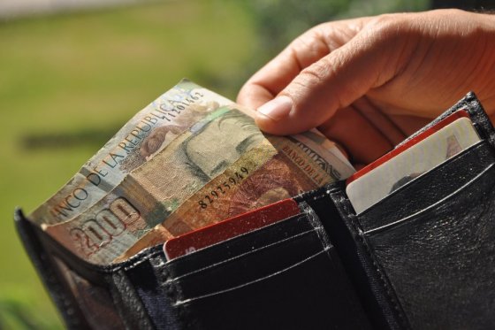 Congresista lanza plataforma para defender a ciudadanos de abusos bancarios