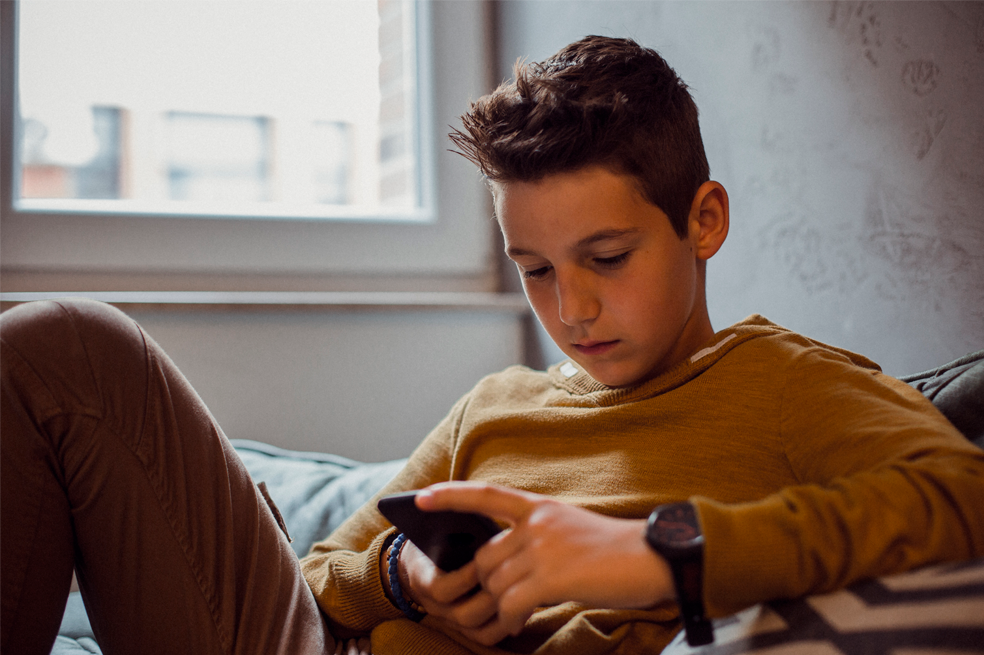 niños y celulares, celulares y niños, dispositivos, problemas de comportamiento.