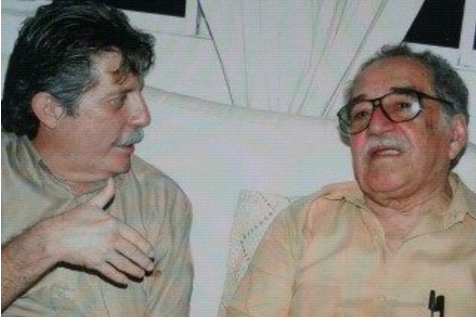 En 1995, Germán Mendoza hizo parte del grupo de periodistas que ayudaron a crear la Fundación para el Nuevo Periodismo Iberoamericano, de la mano de Gabriel García Márquez.CortesíaTatis también recuerda que Mendoza hizo parte en 1995 del equipo de periodistas que trabajó en la creación de la Fundación para un Nuevo Periodismo Iberoamericano, de Gabriel García Márquez, hoy conocida como Fundación Gabo. “Otra de sus pasiones ocultas ha sido la física, el estudio de las galaxias y el origen del universo. Pero también, su fascinación por el fútbol, las nuevas tecnologías, la música popular del Caribe colombiano, y la lectura paciente de novelas universales. Germán es un hombre con una sensibilidad por las artes, posee una erudición exquisita e integral, un conocimiento de la historia universal, y muy especialmente, por el origen de las guerras del Medio Oriente”, señaló Tatis.