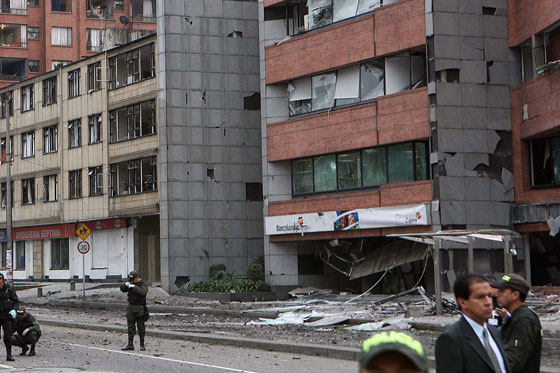 Imágenes del carro bomba que explotó en Bogotá