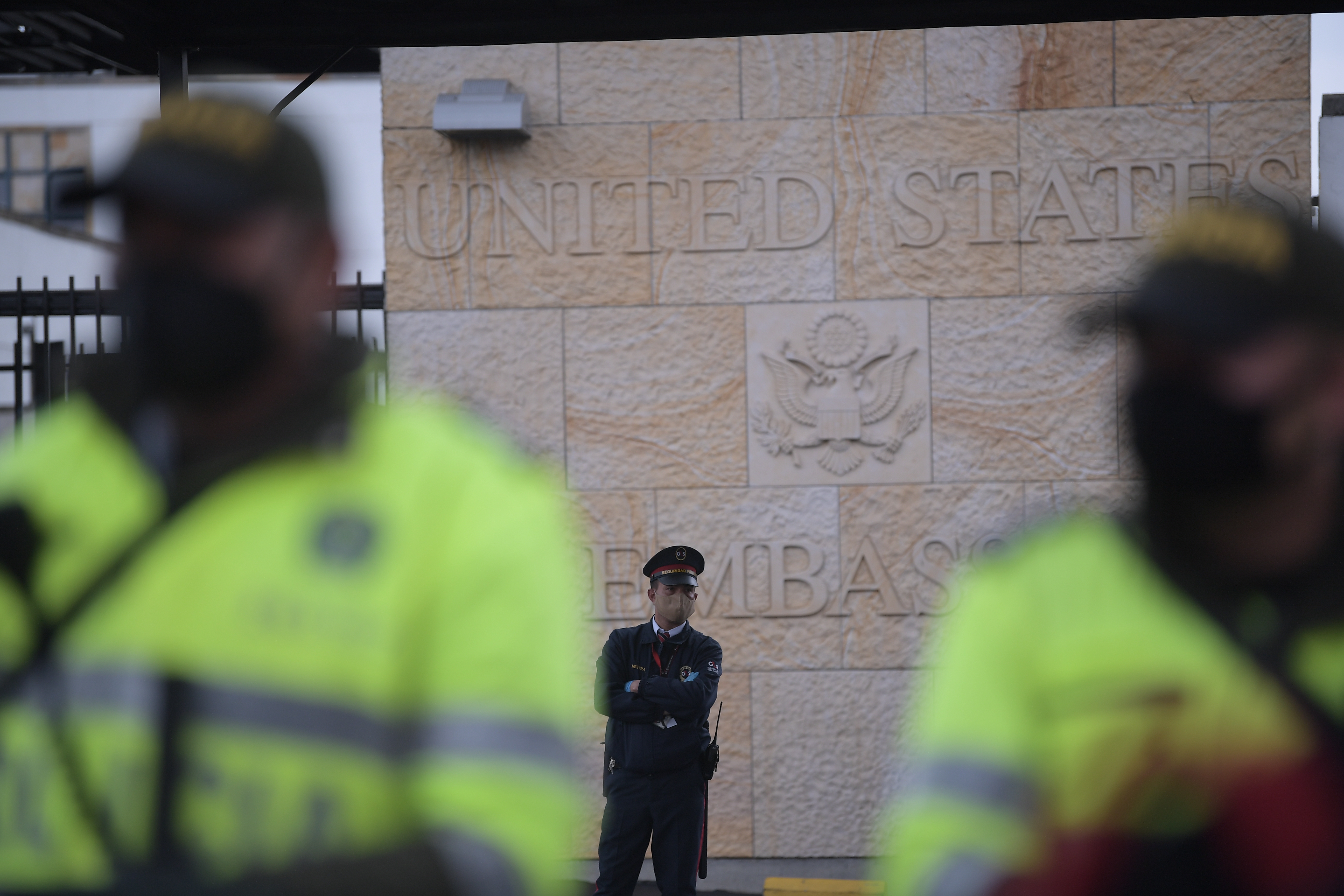 Falsa alarma de bomba causó cierre de la Embajada de EE.UU en Bogotá