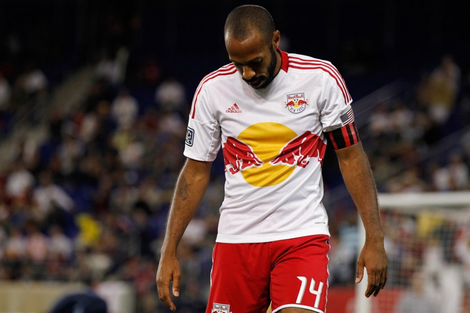Thierry Henry, multado por agredir con un cabezazo a un rival