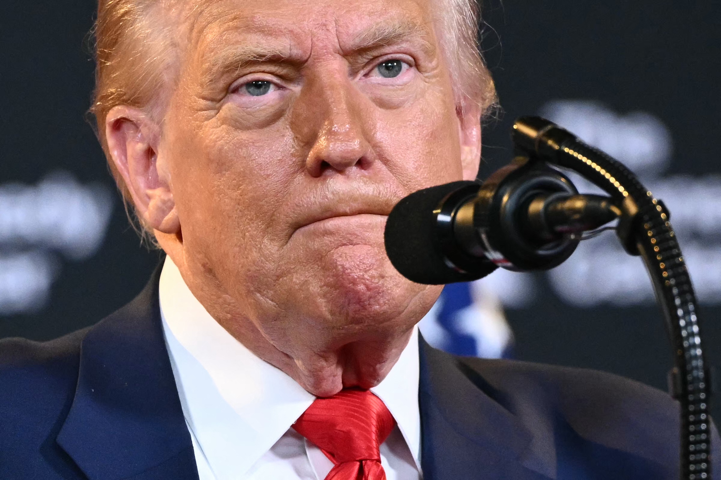 Trump dijo que las tropas desplegadas en la capital “se quedarán por un tiempo”