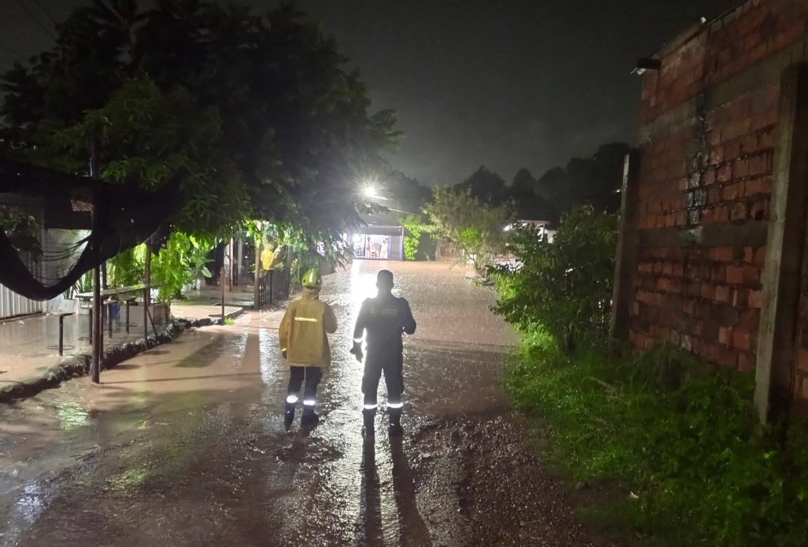 Lluvias en Barrancabermeja dejan más de 90 damnificados; mujer sobrevivió a alud