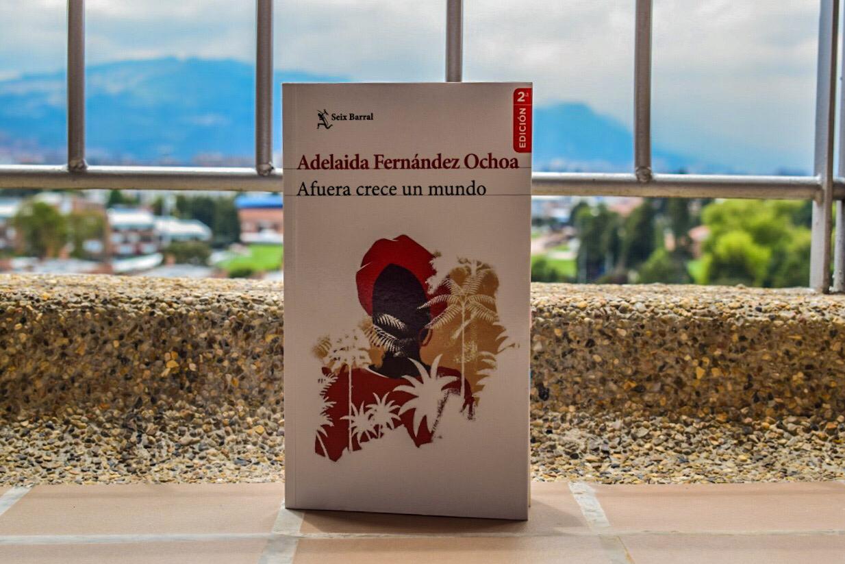 Mientras afuera crezca un mundo