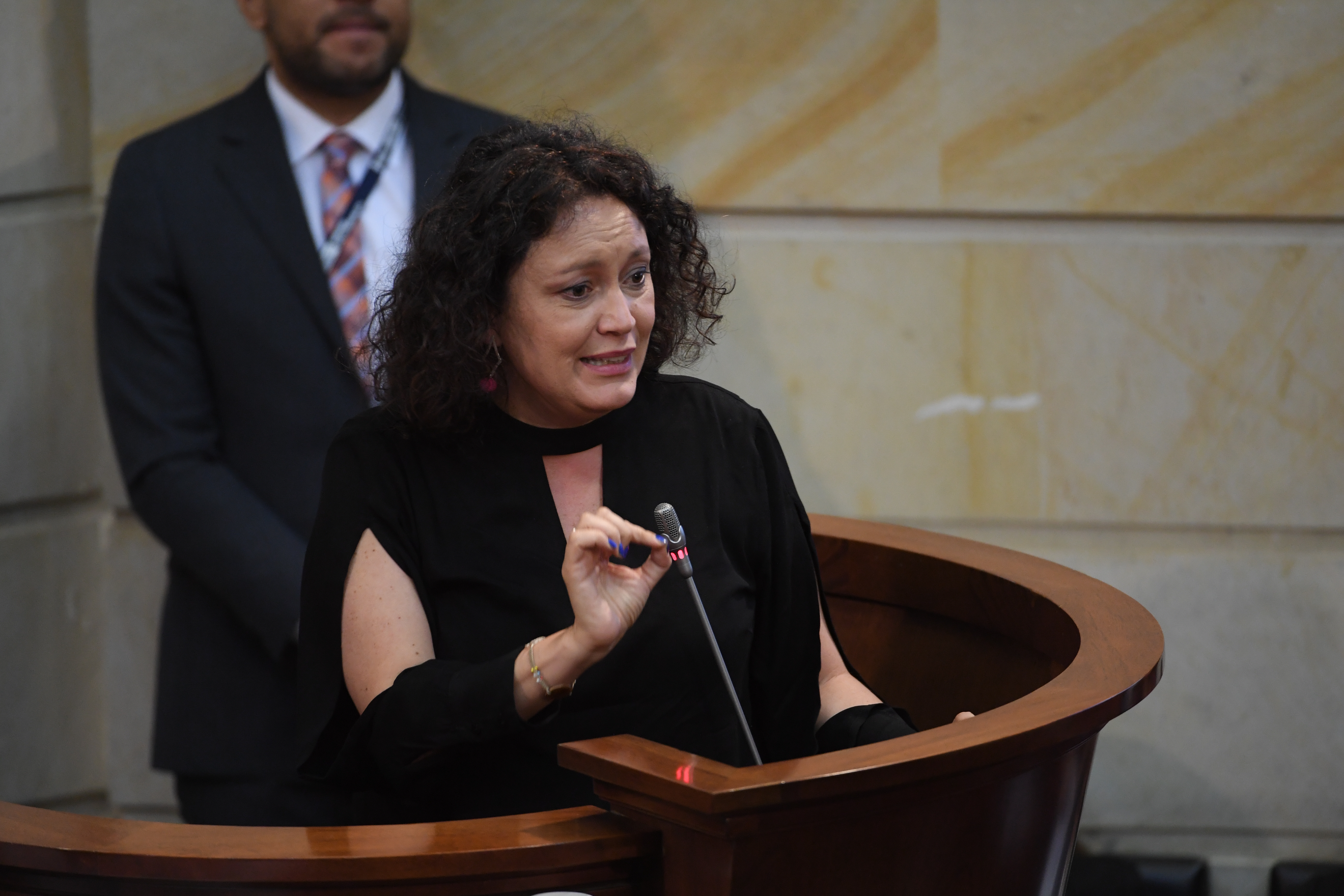 “Pobre país”: Angélica Lozano denuncia que no la dejaron entrar a Venezuela