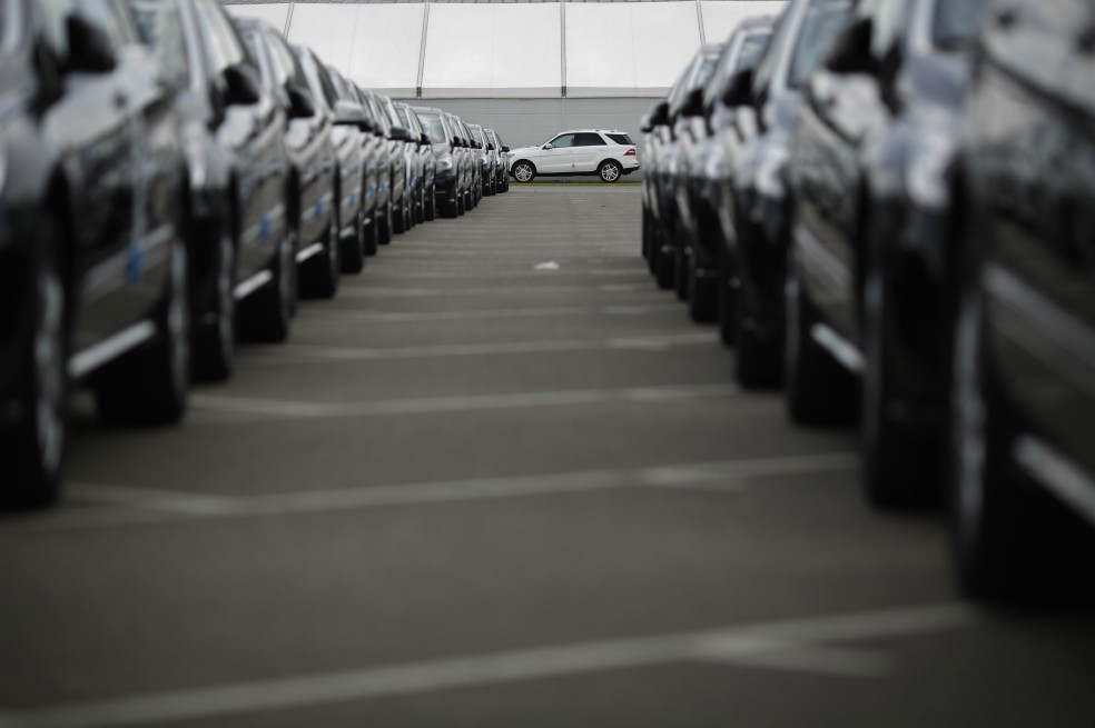 Trump amenaza con tasas a importaciones de autos europeos