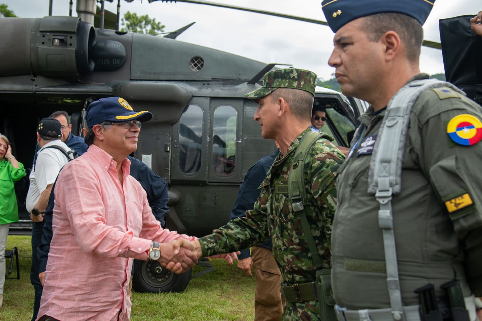 Militares y policías en tiempos de Petro