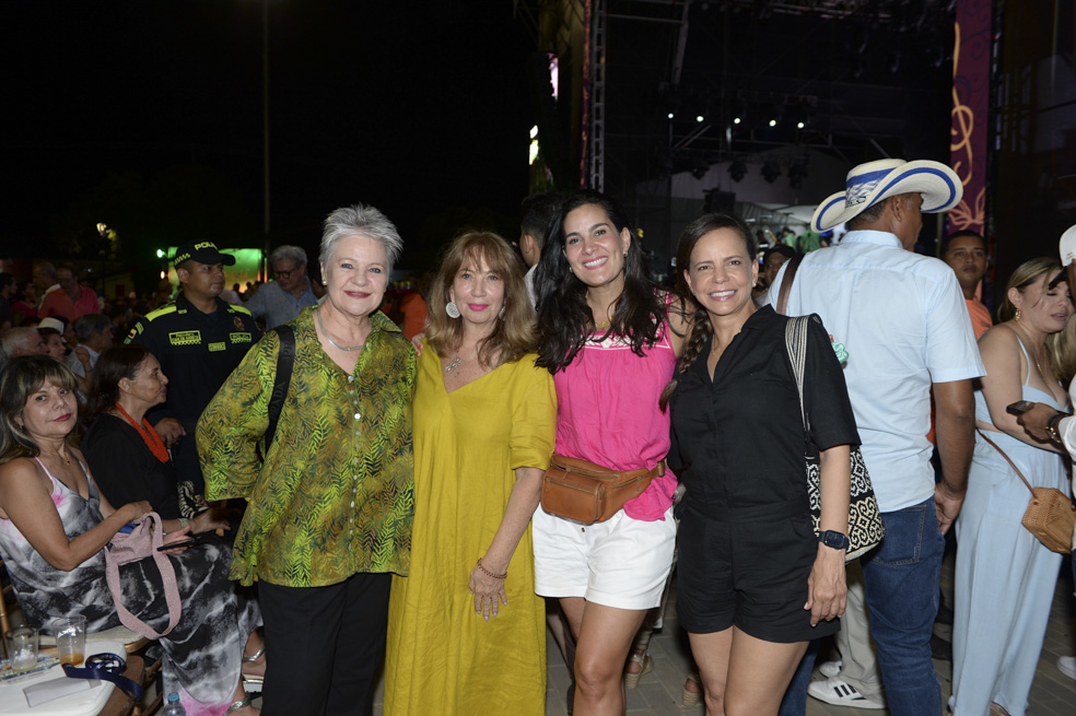 Clara Maria Ochoa, María Jimena Dusan Vanesa de la Torre Patricia Fragoso