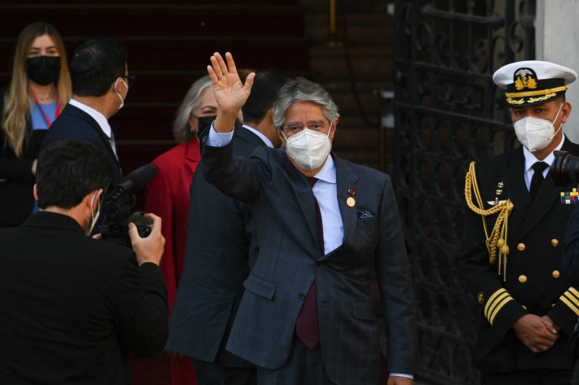 El presidente de Ecuador, Guillermo Lasso, también visitó La Moneda, el palacio chileno, para reunirse con su homólogo, el presidente electo, Gabriel Boric.