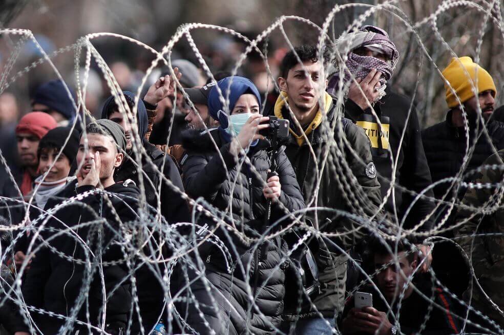 «No vayan a la frontera», urge la Unión Europea a los migrantes en Turquía