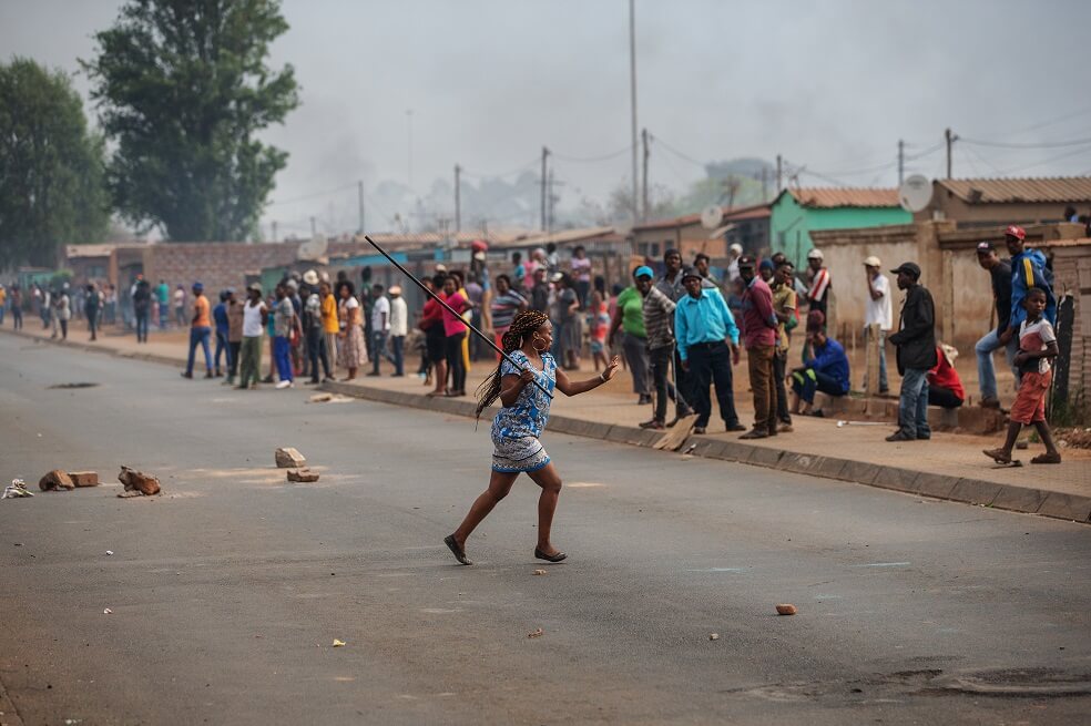 El aumento de ataques xenófobos en Sudáfrica genera migración de nigerianos del país