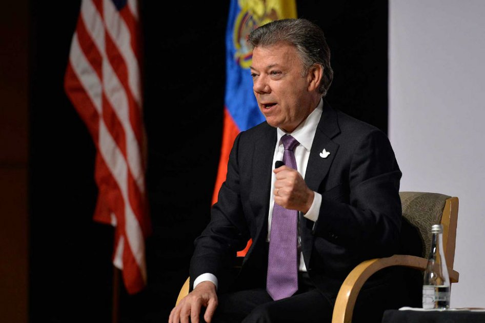 Santos y su primera audiencia pública en Washington
