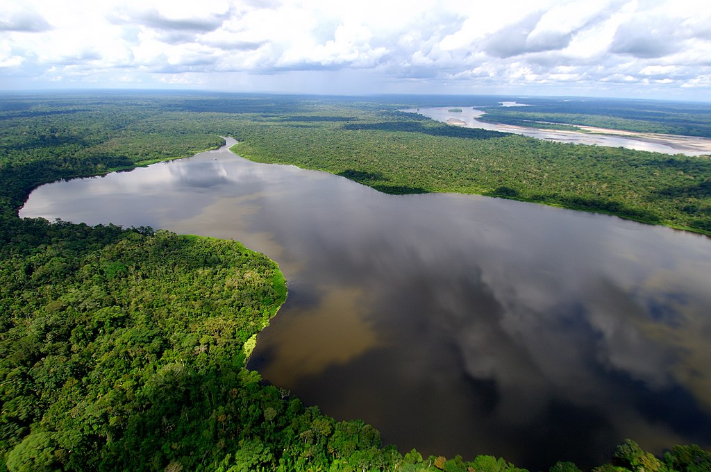 Ecuador renegocia deuda externa con el compromiso de invertir USD$ 460 millones en su Amazonía
