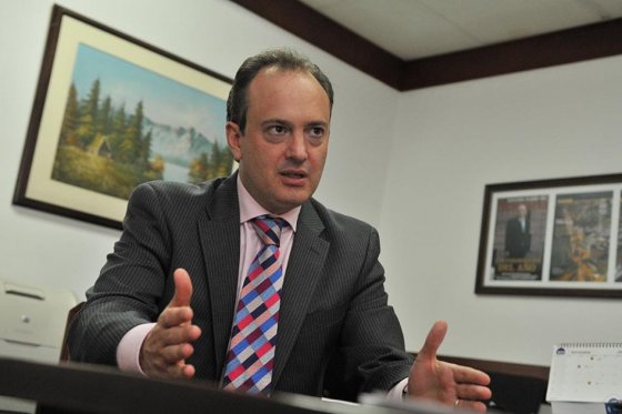 Luis Guillermo Vélez declina aspiración a la Federacafé