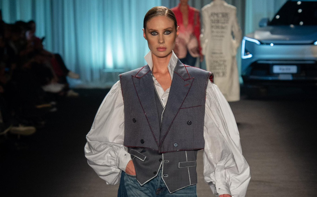 Bogotá Fashion Week finalizó con ‘Ficción de un traje’ de Alejandro Crocker