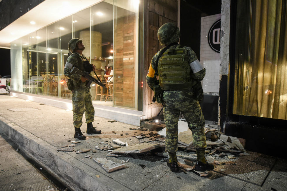 Ascienden a 15 los muertos por sismo de magnitud 8,2 en México