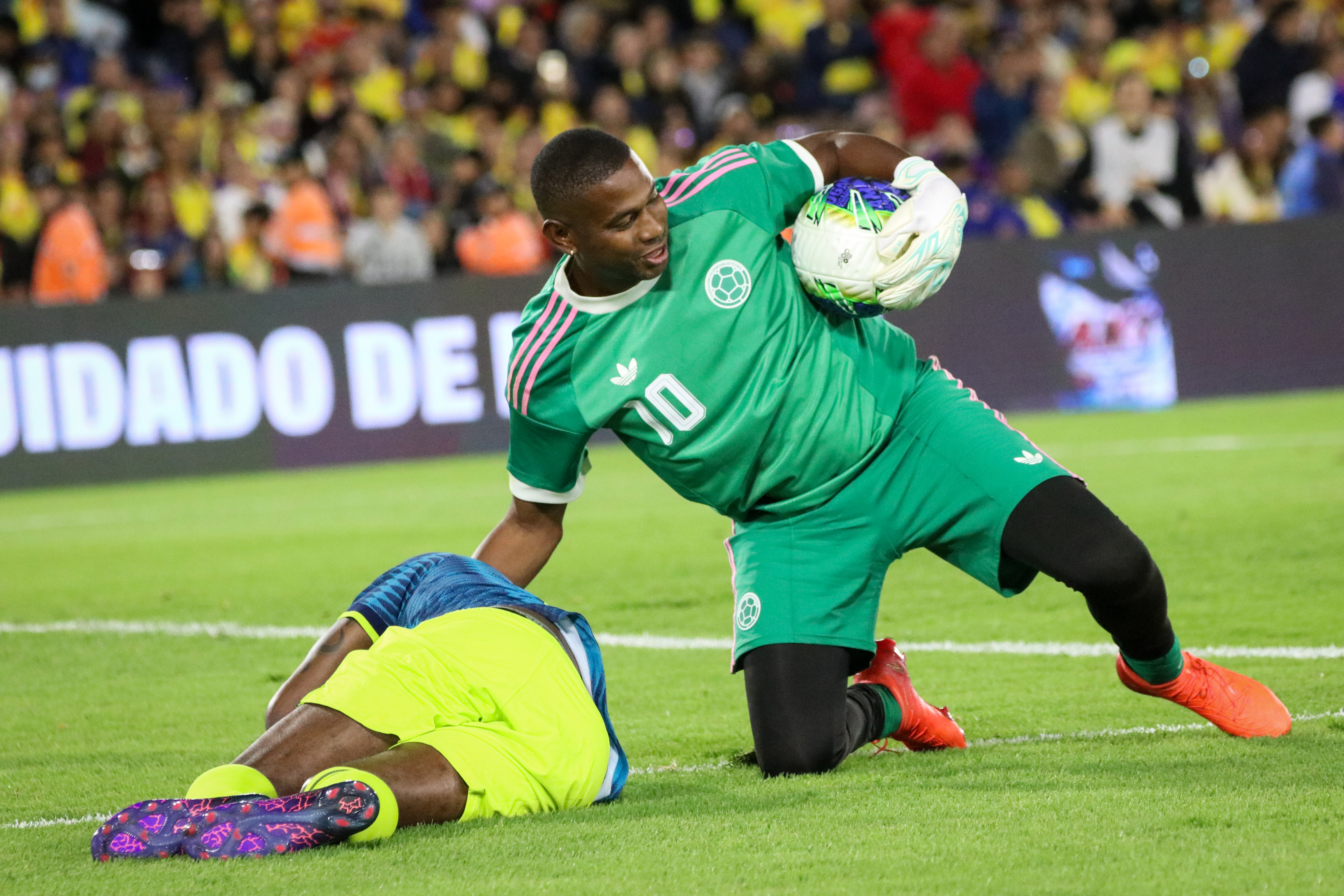 Partido benéfico Levantemos a Colombia.