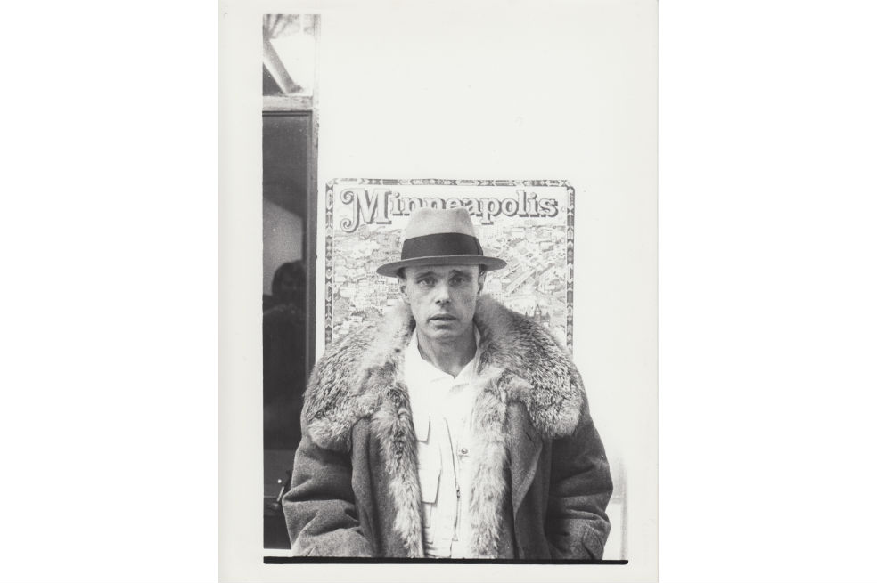 Beuys: artista, revolucionario, activista y chamán