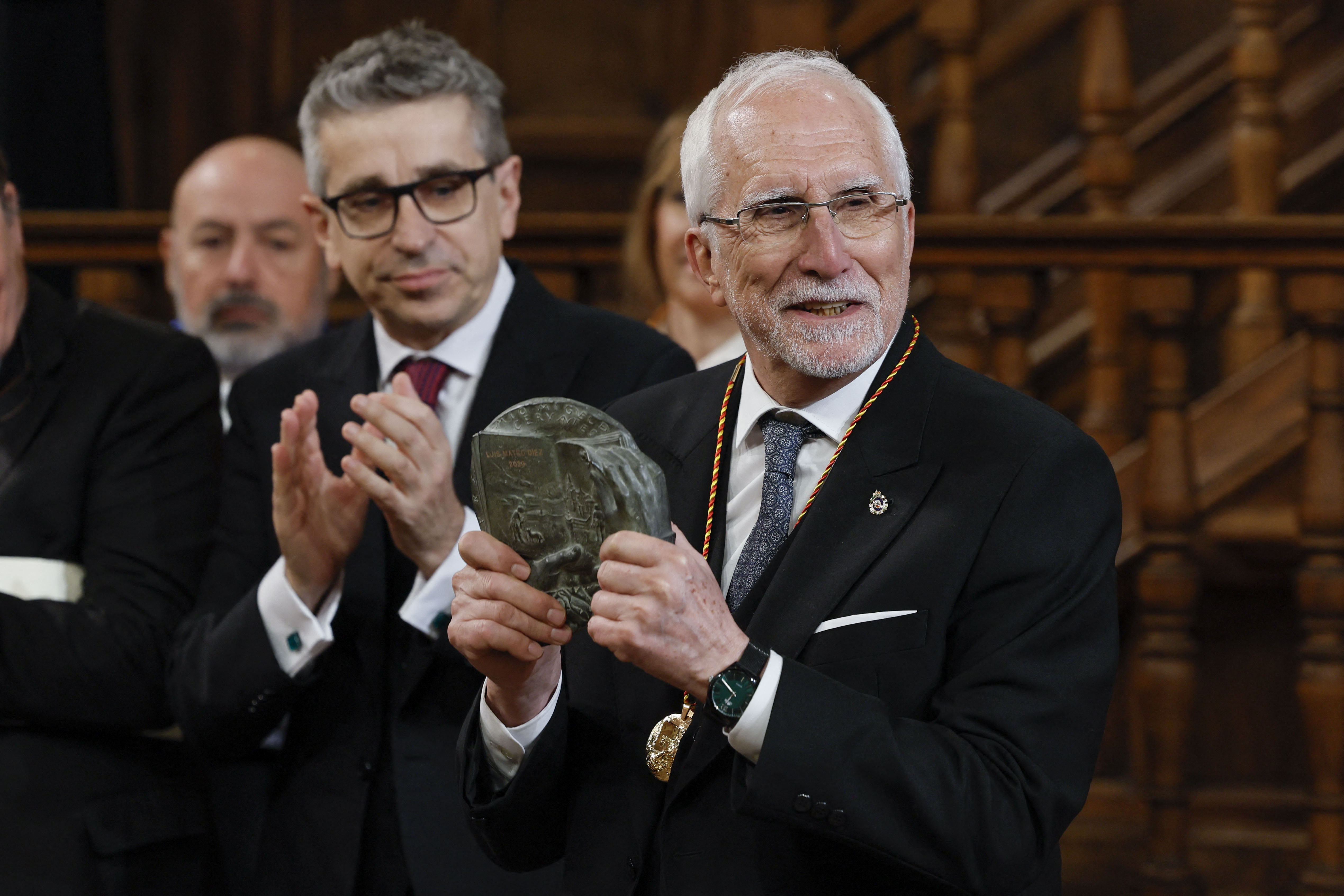 Luis Mateo Díez reconoce influencia del Quijote al recibir el Premio Cervantes
