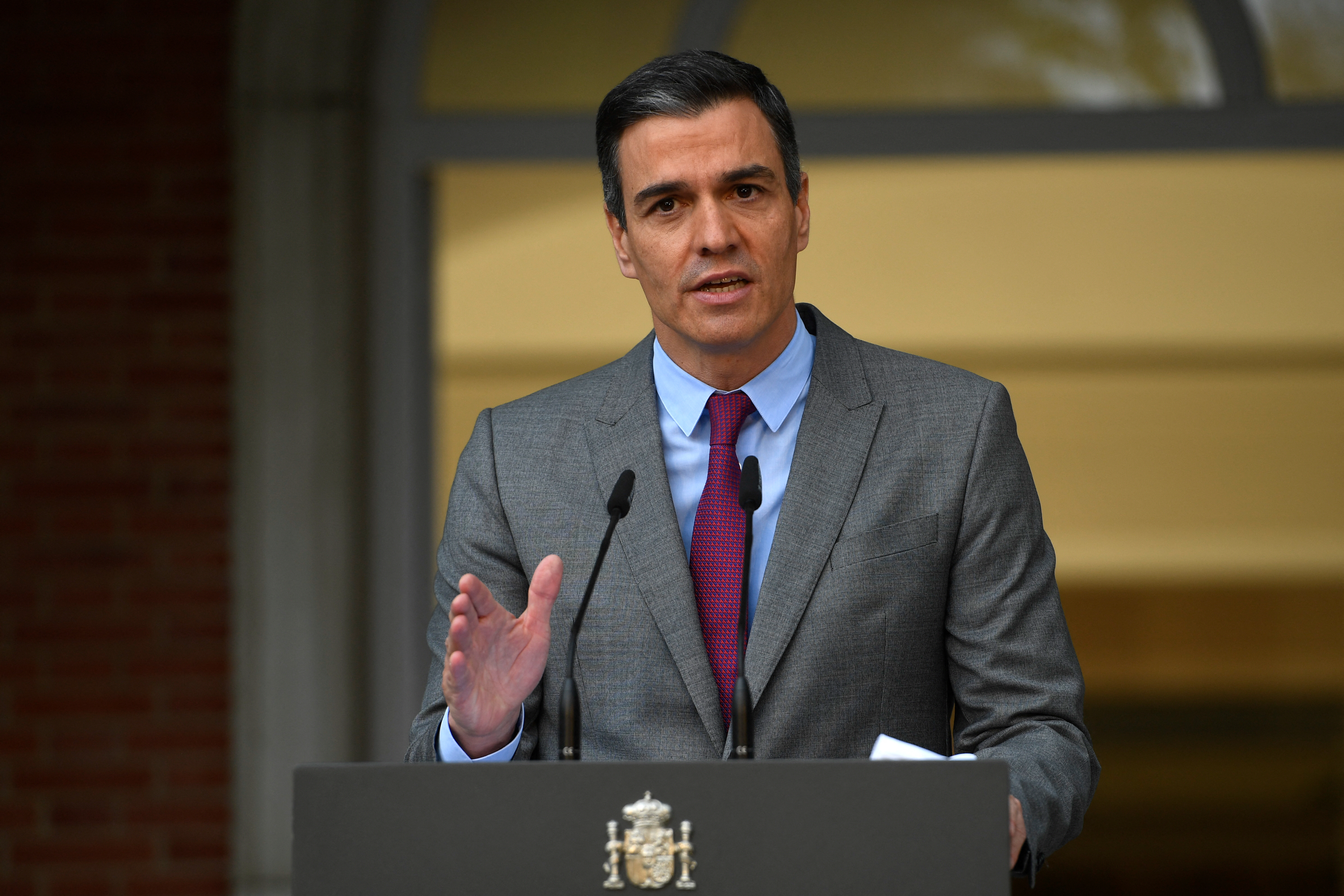 Diputado opositor se equivoca al votar y aprueba reforma laboral en España