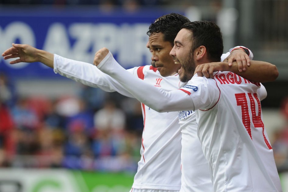 Con un Carlos Bacca magistral, Sevilla vence al Eibar